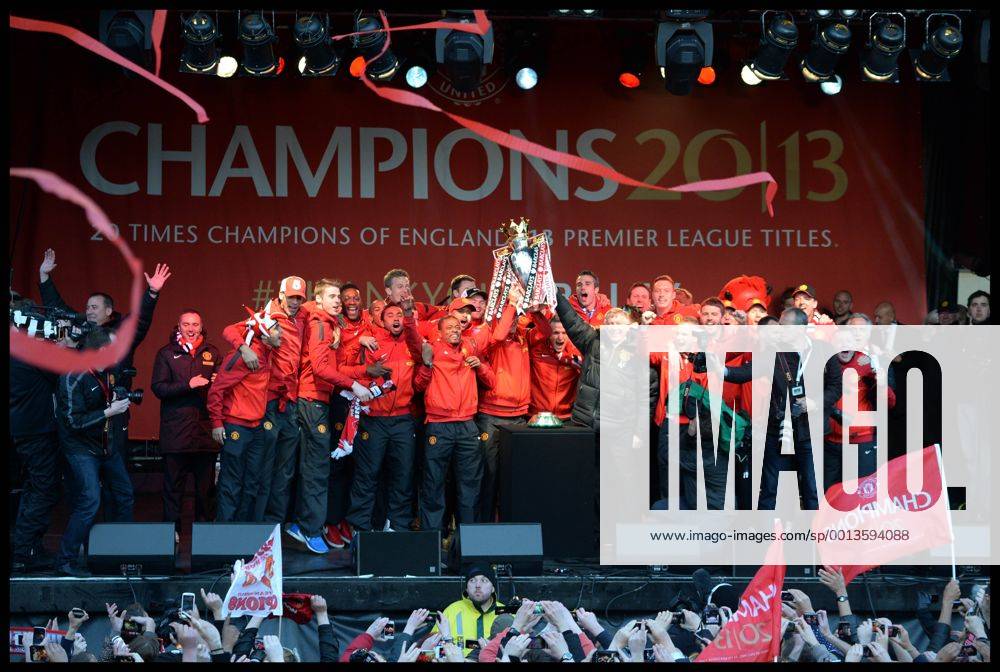 Sir Alex Ferguson addresses fans in Albert Square, Manchester, As Manchester United celebrate winning their 20th league title winning the Premier League, Monday May 13, 2013. AndrewxParsonsx xi-Images AJP