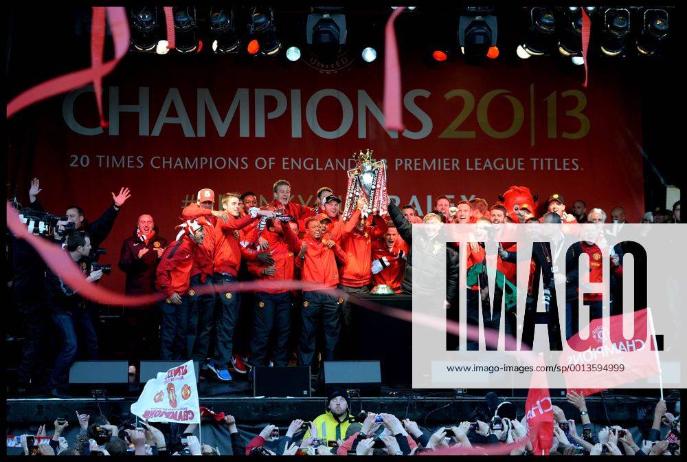 Sir Alex Ferguson addresses fans in Albert Square, Manchester, As Manchester United celebrate winning their 20th league title winning the Premier League, Monday May 13, 2013 AndrewxParsonsx xi-Images AJP