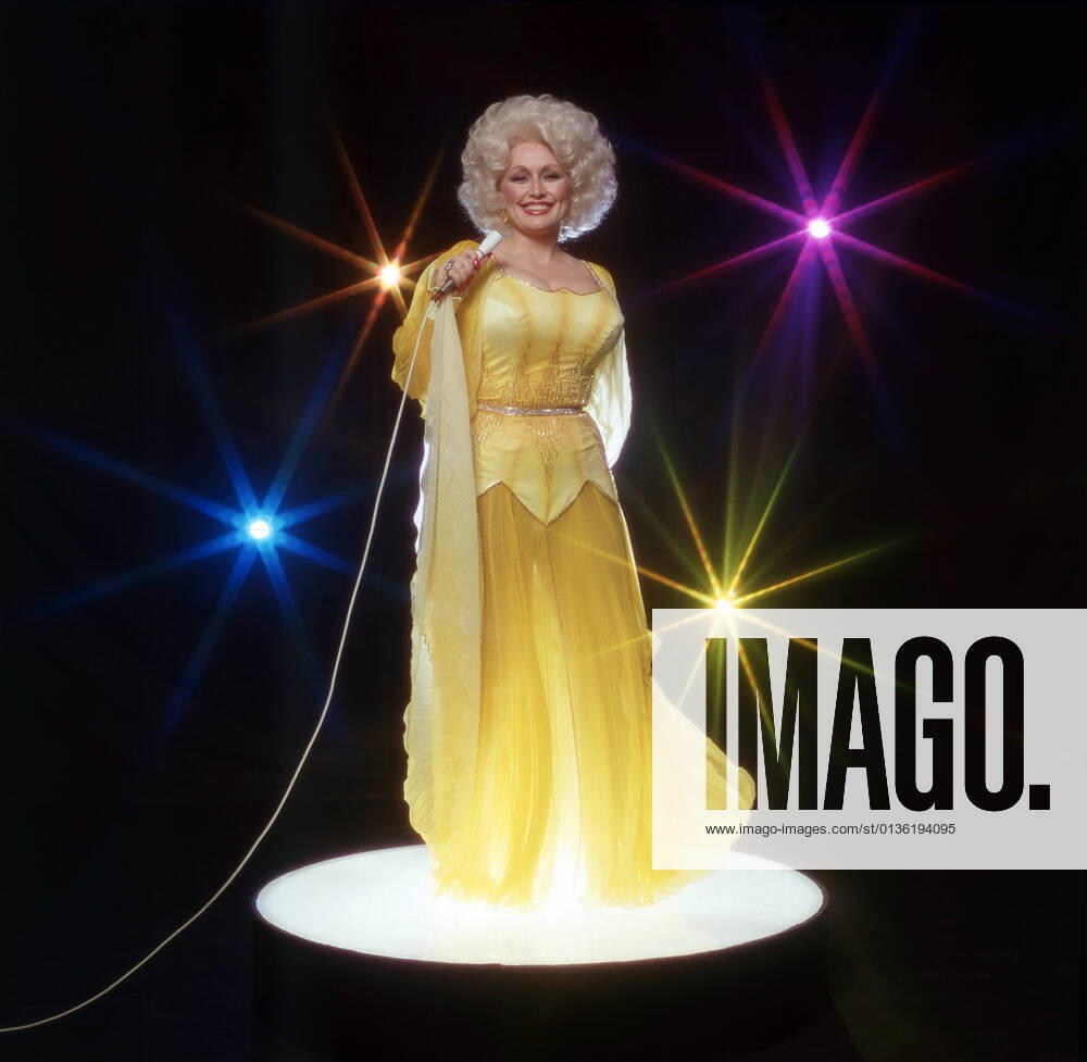 Dolly Parton portrait by Harry Langdon.