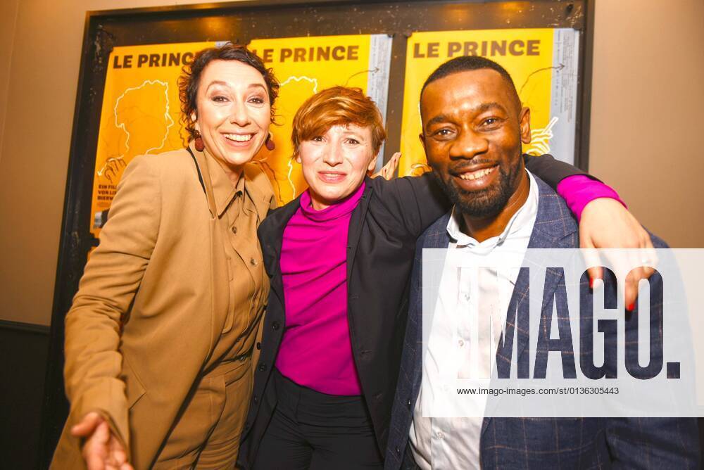 Frankfurt am Main, Harmonie Kino Premiere des Films Le Prince mit der österreichischen Schauspielerin Ursula Strauss, der Regisseurin Lisa Bierwirth und dem französischem Star Passi Balende (von links)., DFL regulations prohibit any use of photographs as image sequences and or quasi-video