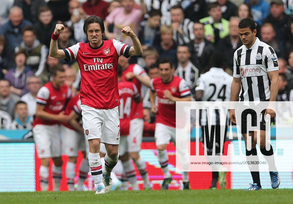 Football - English Premiership - Newcastle v Arsenal Tomas Rosicky celebrates Arsenals opening goal during the Newcastle v Arsenal, Barclay s Premier League football match at St James Park, Newcastle. Colorsport 19th May 2013