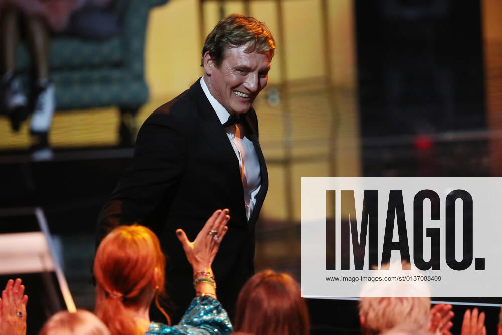Deutscher Filmpreis 2021 BESTE MÄNNLICHE HAUPTROLLE Oliver Masucci · ENFANT TERRIBLE bei der Show während der Verleihung Deutscher Filmpreis 2021 in der Messe Berlin