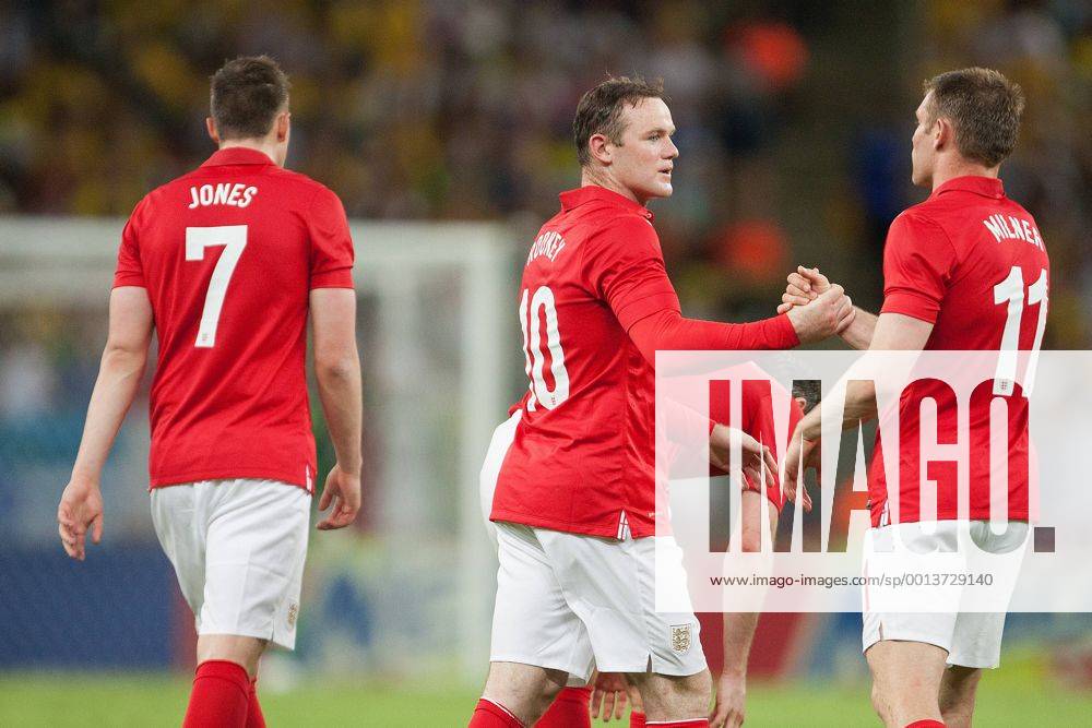 Football - International Friendly - Brazil vs. England Wayne Rooney of England celebrates scoring at the Maracana Stadium, Rio de Janeiro