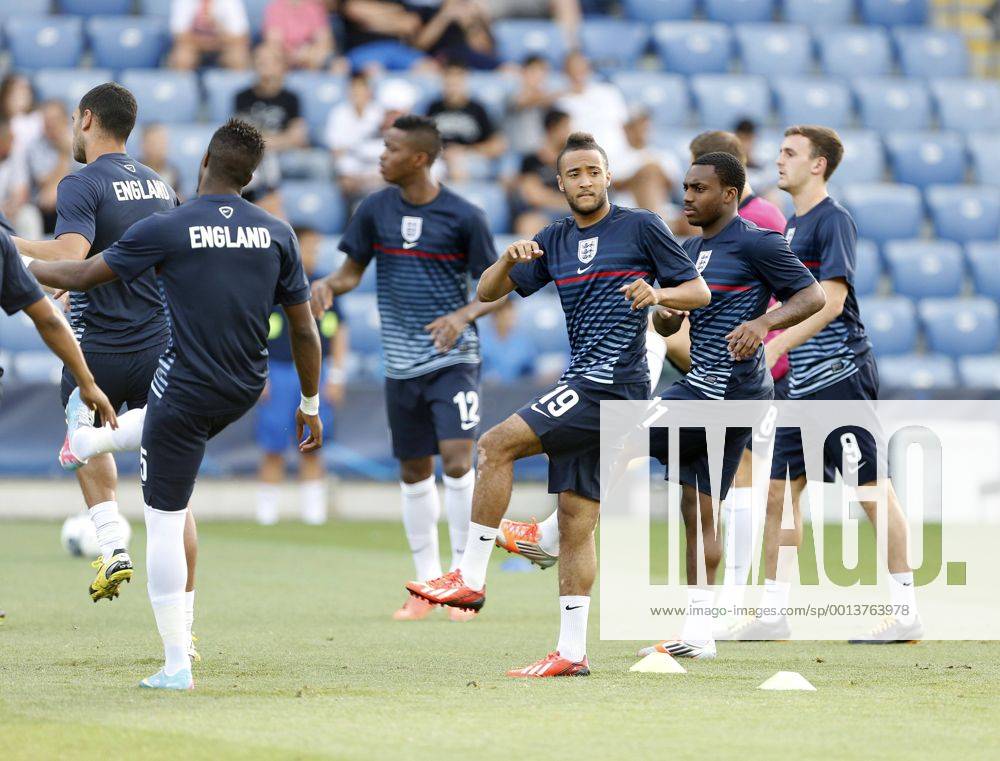 England s Nathan Redmond warms up - England U21 vs Norway U21 - UEFA U21 Championship 2013 - Ha Moshava Stadium - Petah Tikva - Israel - 08 06 2013 - Pic David Klein Sportimage .