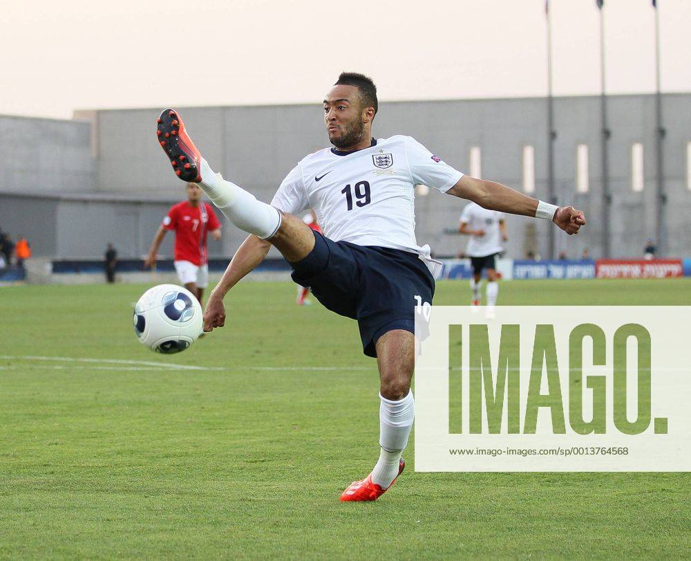 England s Nathan Redmond misses the ball - England U21 vs Norway U21 - UEFA U21 Championship 2013 - Ha Moshava Stadium - Petah Tikva - Israel - 08 06 2013 - Pic David Klein Sportimage .
