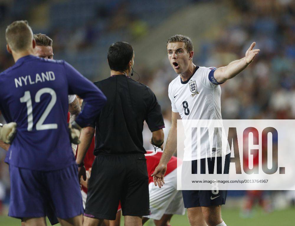 England s Jordan Henderson looks on dejected - England U21 vs Norway U21 - UEFA U21 Championship 2013 - Ha Moshava Stadium - Petah Tikva - Israel - 08 06 2013 - Pic David Klein Sportimage .