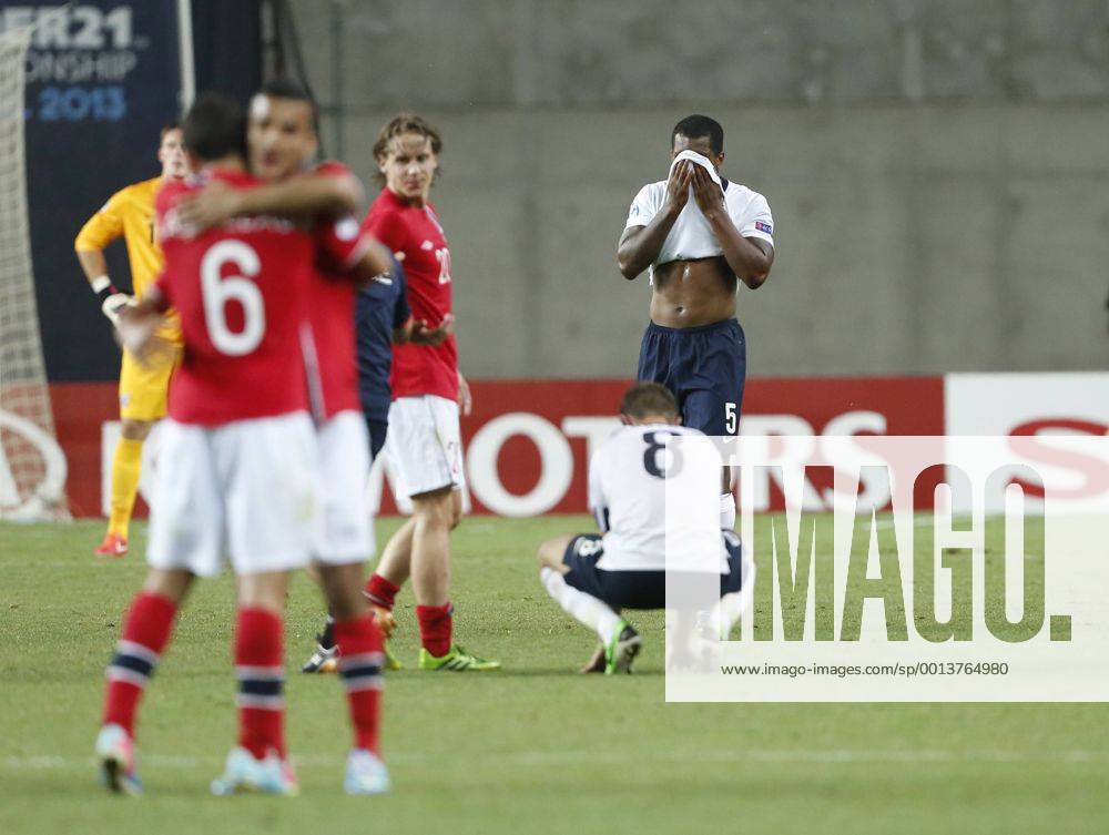 England s Andre Wisdom looks on dejected at the final whistle - England U21 vs Norway U21 - UEFA U21 Championship 2013 - Ha Moshava Stadium - Petah Tikva - Israel - 08 06 2013 - Pic David Klein Sportimage .