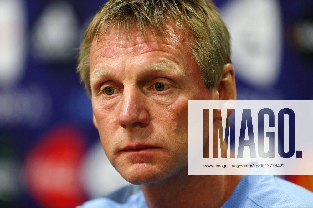 England s Stuart Pearce during his press conference England U21 Training - UEFA U21 Championship 2013 - Teddy Stadium - Jerusalem - Israel - 10 06 2013 - Pic David Klein Sportimage .