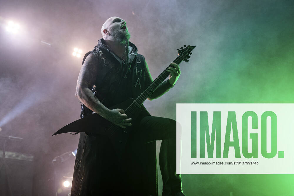 Sven Atle Erkekjetter Silenoz Kopperud von Dimmu Borgir live in der Swiss Life Hall. Hannover