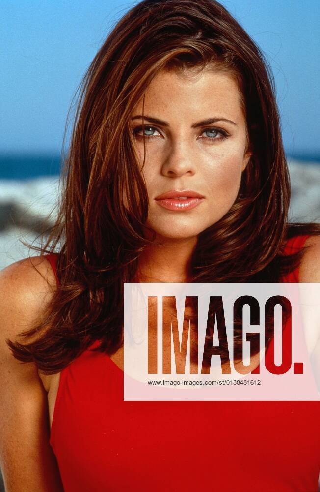 BAYWATCH, Yasmine Bleeth, 1989-2001. ?Pearson All-American Television Courtesy: Everett Collection. (image upgraded to 10.8 x 16.6 ) **US SALES ONLY** Ref:TSDBAYW EC039 PUBLICATIONXNOTxINxCANxCHNxFRAxITAxJPNxNORxPOLxRUSxESPxUKxUSA