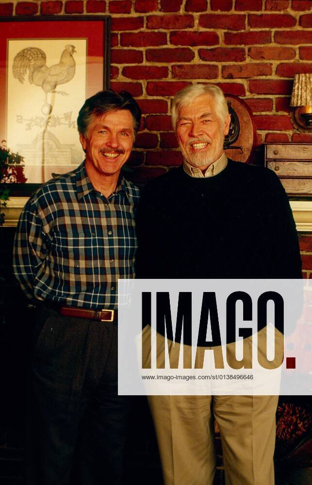 PICKET FENCES, Tom Skerritt, James Coburn, 1992-96. ? 20th Century Fox Film Courtesy: Everett Collection Ref:TSDPIFE FE052 PUBLICATIONXNOTxINxCANxCHNxFRAxITAxJPNxNORxPOLxRUSxESPxUKxUSA