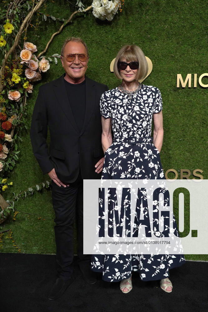 Bilder des Jahres 2021, Entertainment 10 Oktober Entertainment Themen der Woche KW42 October 18, 2021, New York City, New York, USA: MICHAEL KORS and ANNA WINTOUR attend the God s Love We Deliver Golden Heart Awards,.The Glasshouse, NYC.October 18, 2021. New York City USA - ZUMAms4_ 20211018_zaf_ms4_023