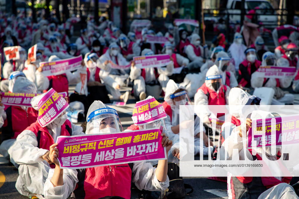 General Strike Of The Korean Confederation Of Trade Unions In Seoul Thousands of the Korean Confederation of Trade Unions members march to Seoul City hall during a rally against the government s labor policy on October 20, 2021 in Seoul, South Korea. The union members hold a massive rally in Seoul as an one-day strike aimed at bringing labor issues to the next presidential election in 2022. Seoul South Korea