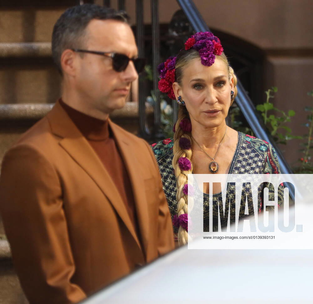 Sarah Jessica Parker, shooting on set of HBOMax Sex and the City reboot series And Just Like That in New York October 20, 2021