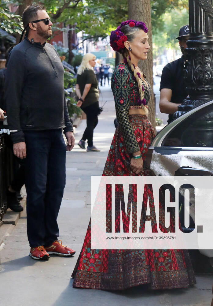 Sarah Jessica Parker, shooting on set of HBOMax Sex and the City reboot series And Just Like That in New York October 20, 2021