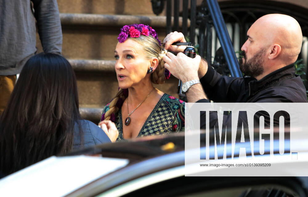 Sarah Jessica Parker, shooting on set of HBOMax Sex and the City reboot series And Just Like That in New York October 20, 2021