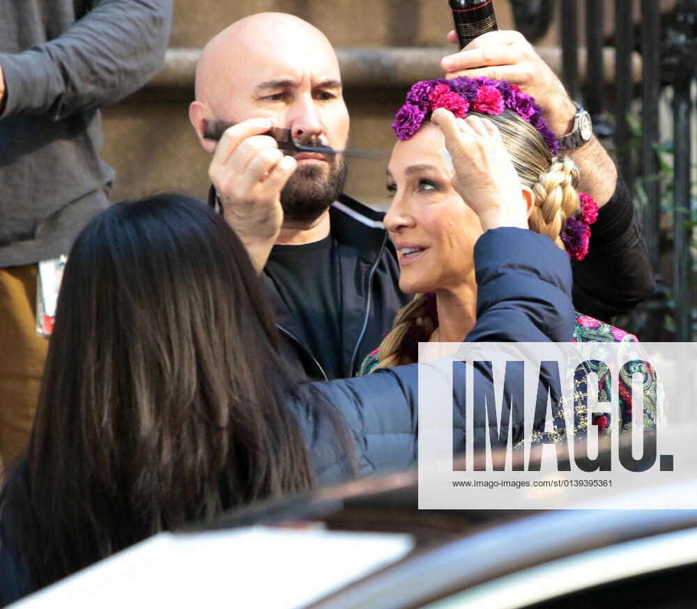 Sarah Jessica Parker, shooting on set of HBOMax Sex and the City reboot series And Just Like That in New York October 20, 2021