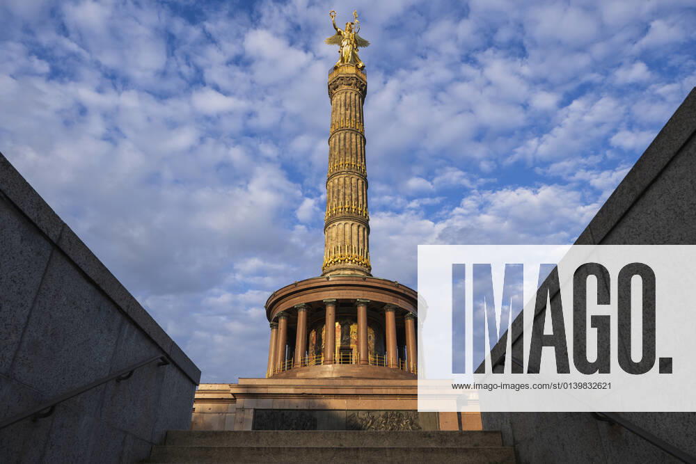 Germany, Berlin, Victory Column standing against cloudys ABOF00749