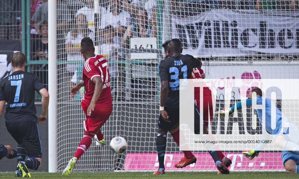 Mönchengladbach, 20.07.2013, Borussia Park Tor zum 1:0 durch Jerome Boateng (FCB) gegen Torwart Jaroslav Drobny (HSV) FC Bayern München - Hamburger SV