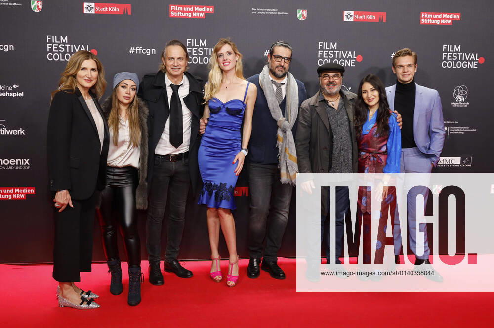Bilder des Jahres 2021, Entertainment 10 Oktober Entertainment Themen der Woche KW43 Film Festival Cologne, Sem Dhul - Die Wiederkehr Premiere Mirela Stanoiu, Mina Bahrami, Ralf Bauer, Wilma Elles, Mehdi Varvani, Antonio Putignano, Tenzyn Zöchbauer und Maurice Pawlewski beim Screening des Kinofilms Sem Duhl - Die Wiederkehr auf dem 31. Film Festival Cologne 2021 im Filmpalast Köln. Köln