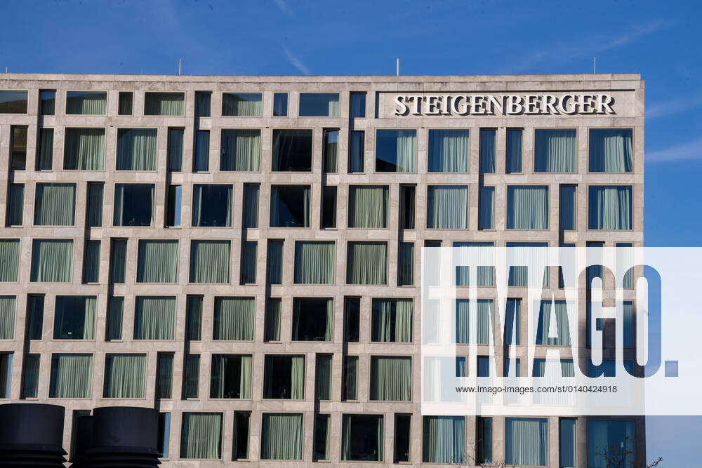 DEU, Deutschland, Berlin, 25.10.2021: Steigenberger Hotel Am Kanzleramt, Hotelzimmer. Deutsche Hospitality, vormals Steigenberger Hotel Group, im Besitz der Huazhu Group. Außenansicht.