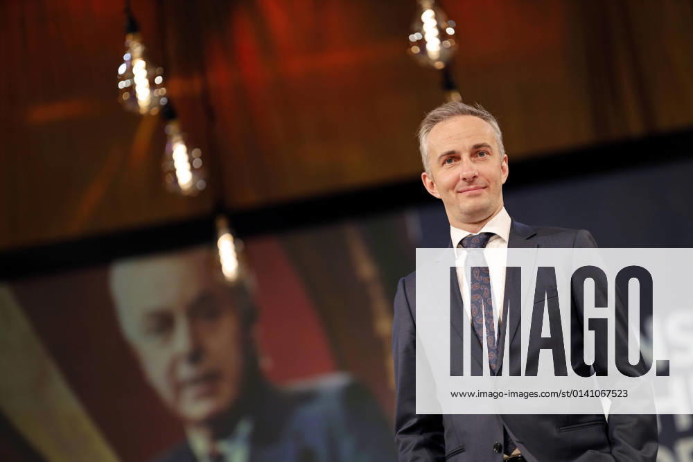 Jan Böhmermann bei der Verleihung des Hanns-Joachim-Friedrichs-Preises 2021 im WDR Funkhaus. Köln