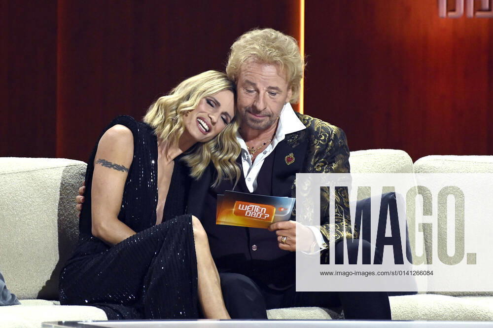 Michelle Hunziker und Thomas Gottschalk in der ZDF-Unterhaltungsshow Wetten, dass..? live aus der Messehalle. Nürnberg