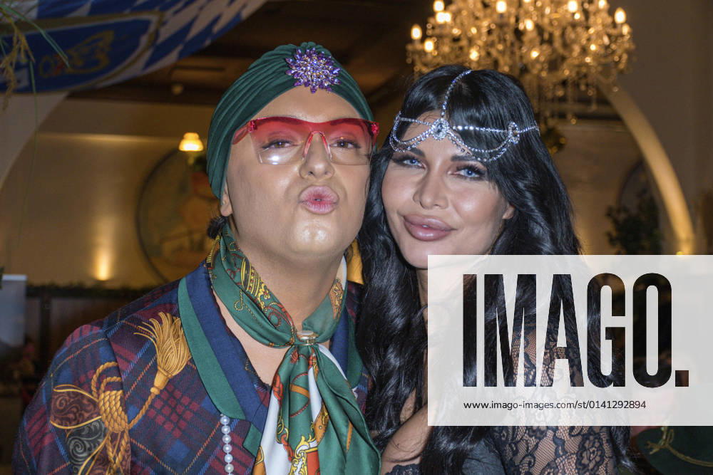 Julian F.M. Stoeckel und Micaela Schäfer bei der 10 Jahre Hofbräu Wirtshaus Berlin Jubiläumsparty mit Angermaier Trachten Modenschau im Hofbräu Wirtshaus. Berlin