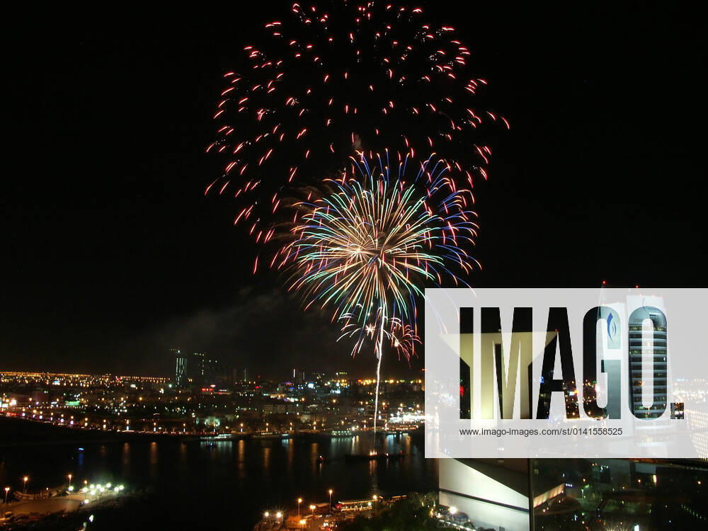 Feuerwerk ueber Dubai, Vereinigte Arabische Emirate, Dubai fireworks over Dubai, United Arab Emirates, Dubai BLWS655683