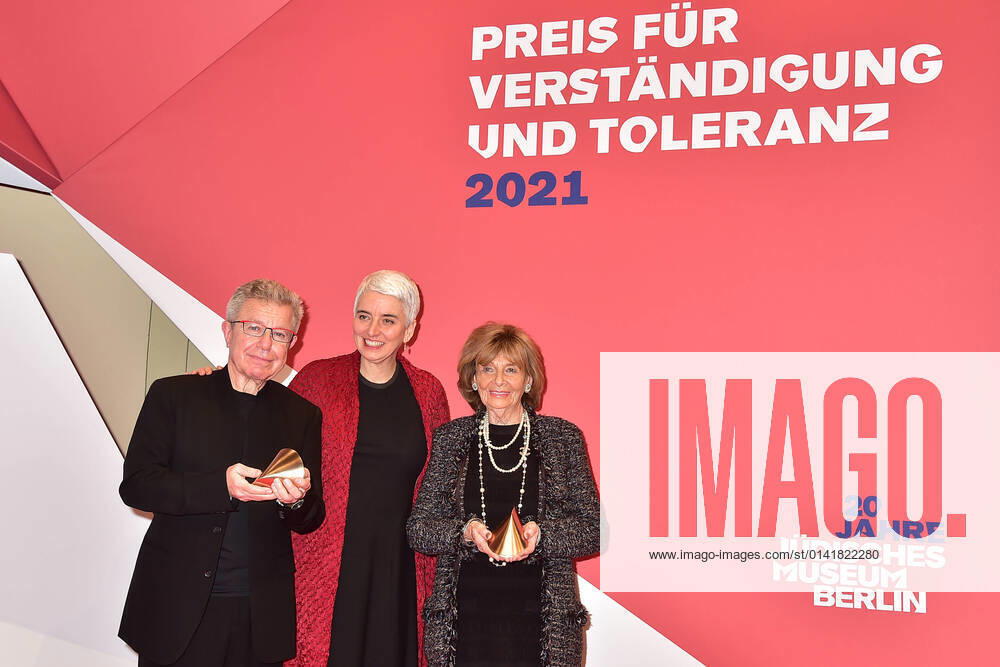 Bilder des Jahres 2021, Entertainment 11 November Entertainment Themen der Woche KW45 20. Preis für Verständigung und Toleranz im Jüdischen Museum Berlin 20.Preis für Verständigung und Toleranz Daniel Liebeskind, Hetty Berg (Direkterin Jüdisches Museum) Charlotte Knobloch, Preisträger 2021 Jüdischen Museum zum 20. Preis für Verständigung und Toleranz 2021 in Berlin am 13.11.2021