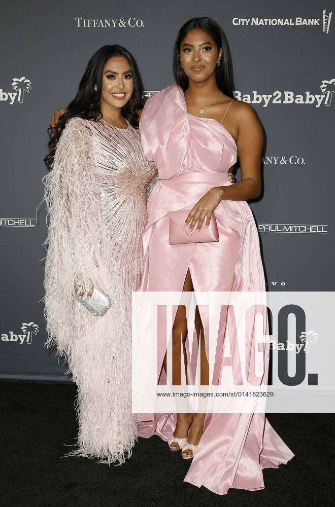 WEST HOLLYWOOD, CALIFORNIA - NOVEMBER 13: Vanessa Bryant and Natalia Diamante Bryant attends the Baby2Baby 10-Year Gala Presented By Paul Mitchell at the Pacific Design Center on November 13, 2021 in West Hollywood, California. West Hollywood USA - ZUMAs181 20211113_zea_s181_326