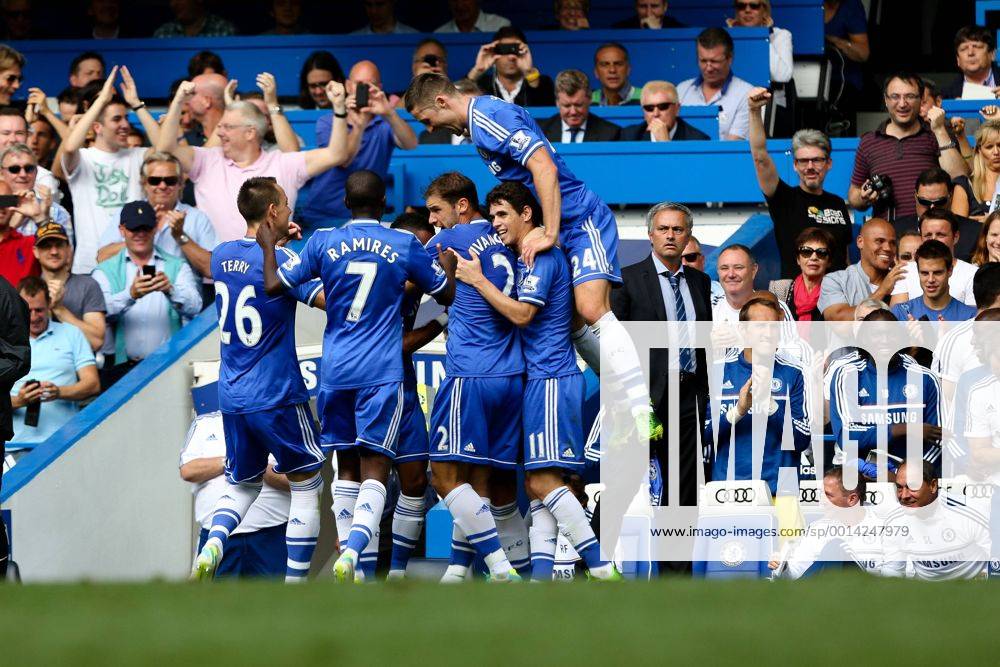 Frank Lampard of Chelsea celebrates scoring his team s 2nd goal - Chelsea v Hull City - Premier League - Stamford Bridge - London - 18th August 2013 - Pic Charlie Forgham-Bailey Sportimage .