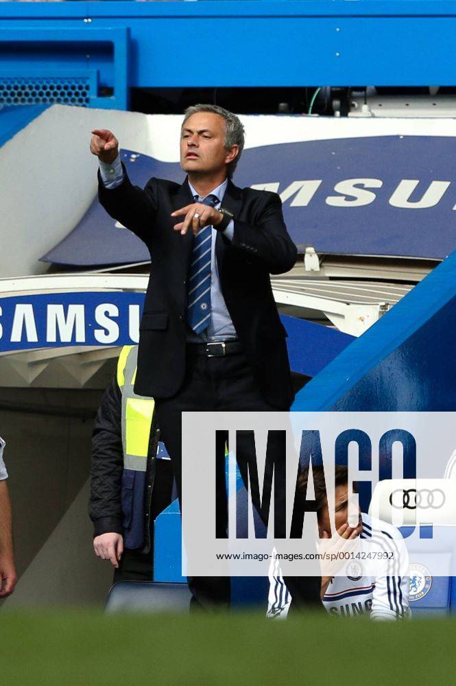 Chelsea Manager Jose Mourinho - Chelsea v Hull City - Premier League - Stamford Bridge - London - 18th August 2013 - Pic Charlie Forgham-Bailey Sportimage .