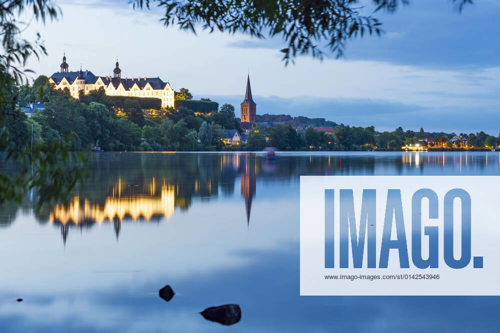Lake Großer Plöner See, Schloss Plön Castle, church Nikolaikirche Plön Schleswig-Holstein Germany Holsteinische Schweiz, Holstein