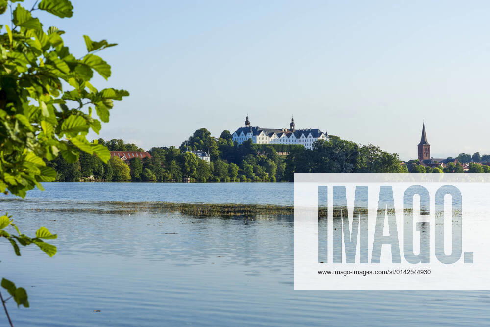 Lake Großer Plöner See, Schloss Plön Castle, church Nikolaikirche Plön Schleswig-Holstein Germany Holsteinische Schweiz, Holstein