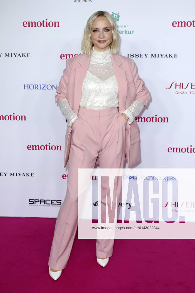 Janin Ullmann bei der 10. Verleihung des EMOTION Award 2021 im Curio Haus. Hamburg