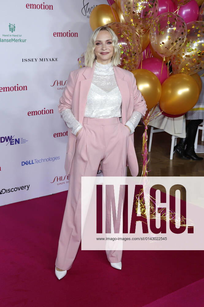 Janin Ullmann bei der 10. Verleihung des EMOTION Award 2021 im Curio Haus. Hamburg