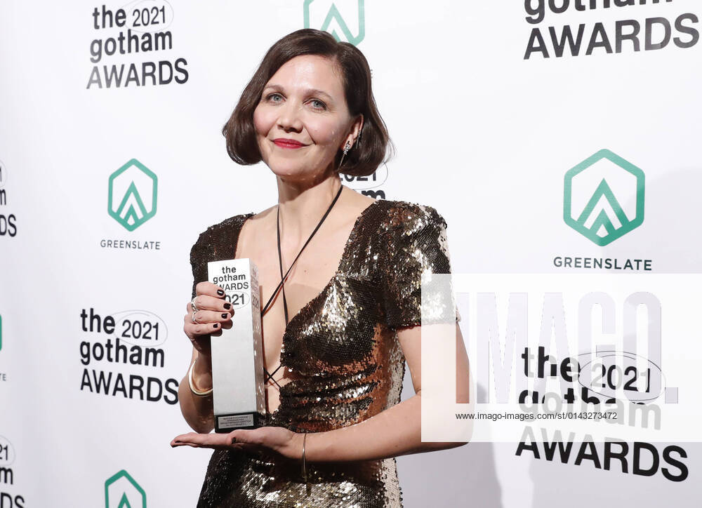 Maggie Gyllenhaal arrives in the press room with her Gotham Award at the 2021 Gotham Awards presented by The Gotham Film & Media Institute at Cipriani Wall Street in New York City on Monday, November 29, 2021. NYP20211129191 JOHNxANGELILLO