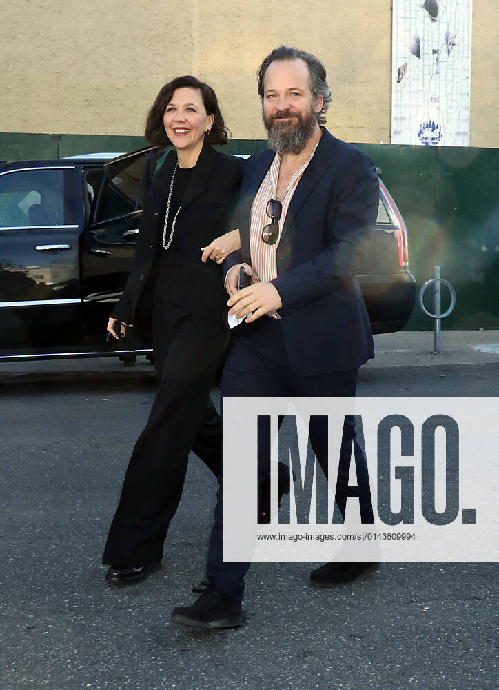 NEW YORK, NY - December 04: Maggie Gyllenhaal, Peter Sarsgaard, at 2021 Deadline Contenders Film New York at the Museum of the Moving Image in Queens, New York City on December 04, 2021.