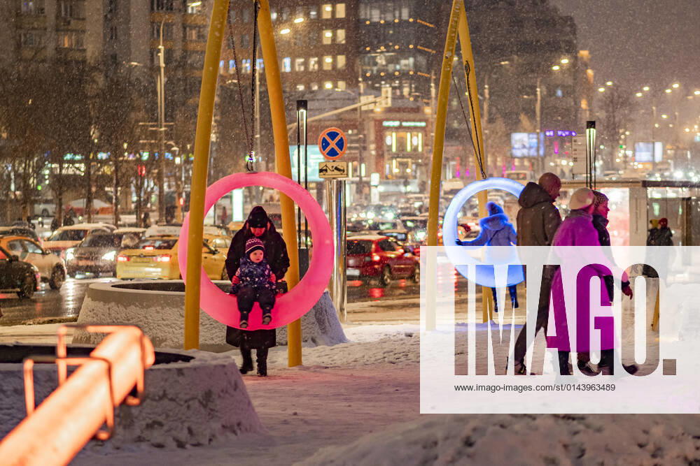 Russia, Moscow. A landscape park by the Paveletskaya Plaza Shopping Mall. KonstantinxKokoshkin