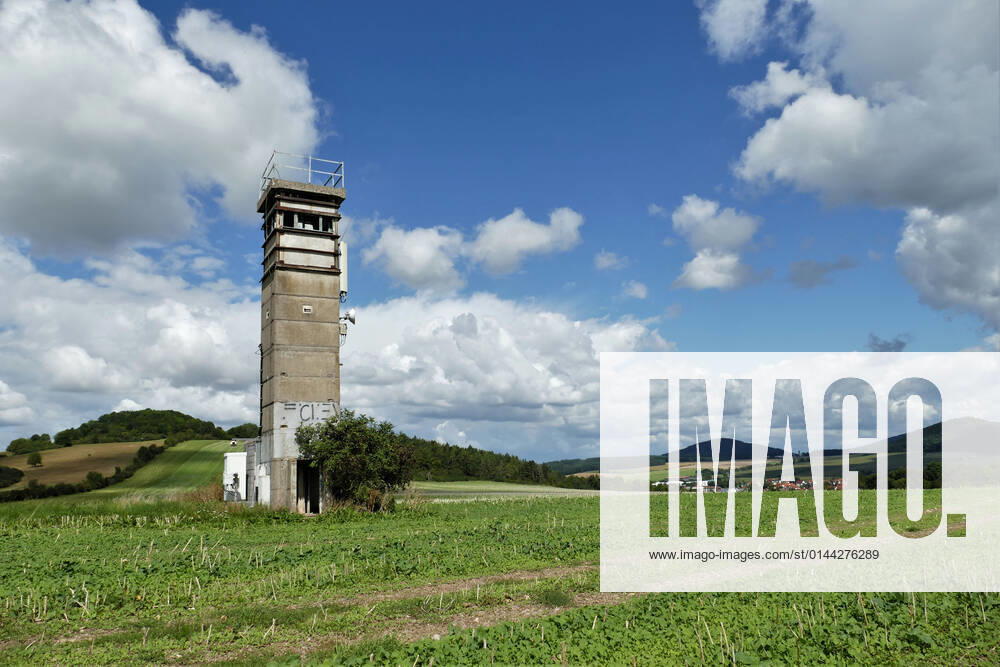 Alter DDR-Grenzturm mit Landschaften in Buttlar Wartburgkreis