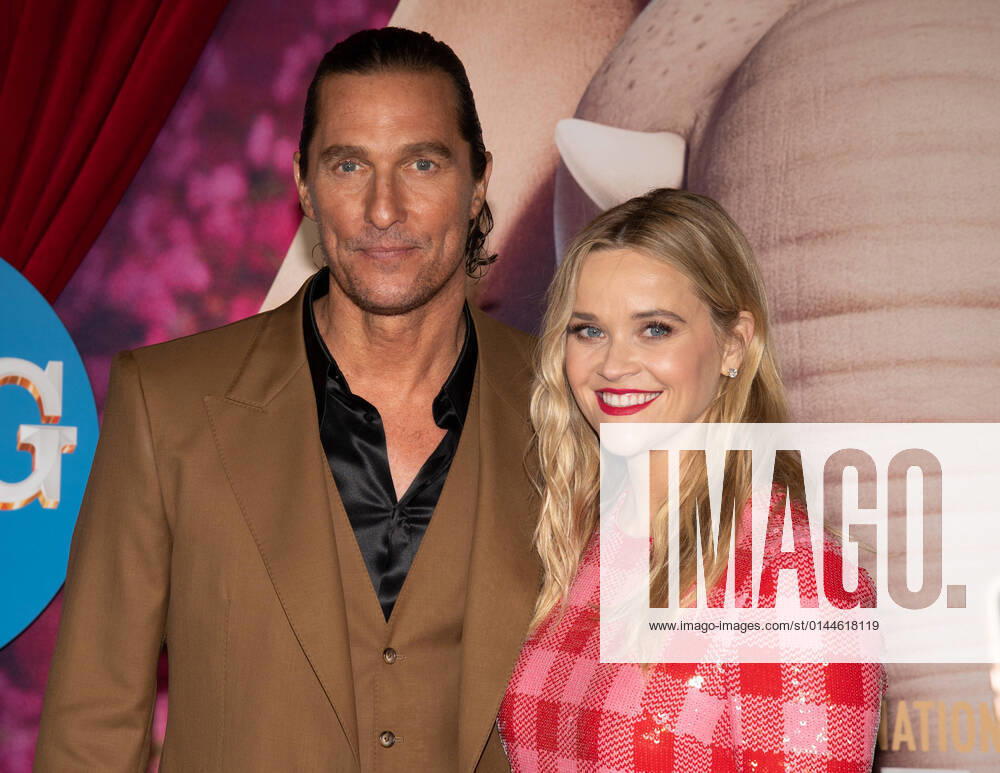 Bilder des Jahres 2021, Entertainment 12 Dezember Entertainment Themen der Woche KW49 December 12, 2021, Los Angeles, California, USA: Matthew McConaughey and Reese Witherspoon attend the Premiere Of Illumination s Sing 2 Los Angeles USA - ZUMAb173 20211212_zap_b173_076