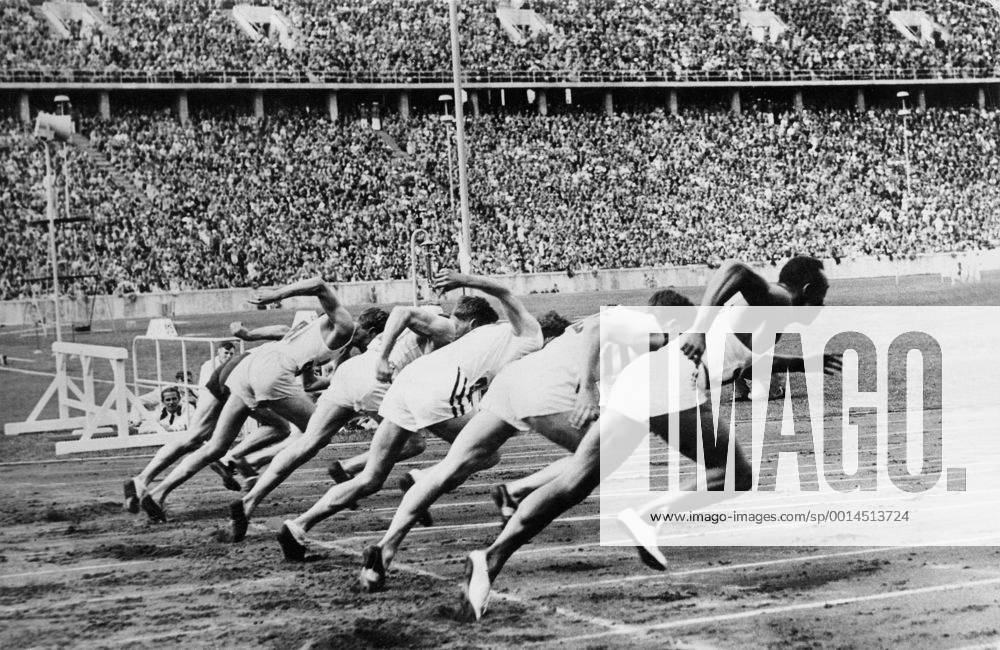 Jesse Owens in the 100m event at the 1936 Olympics Games in Berlin., Olympia, Olympiade, Olympische Spiele UnitedArchives00598289
