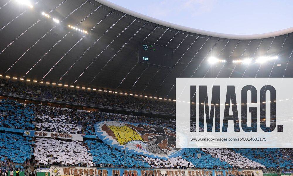 FUSSBALL DFB POKAL 1. RUNDE SAISON 2013 2014 TSV 1860 Muenchen - 24.09.2013 1860 Muenchen Fans mit einer Oktoberfest Fanchoreographie in der Nordkurve der Allianz Arena in Muenchen