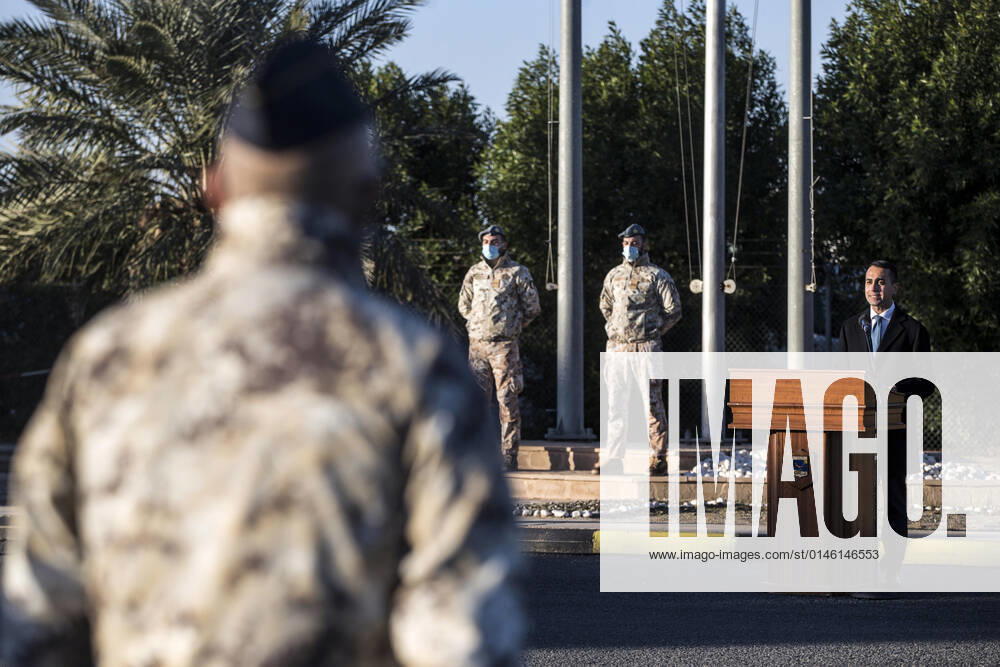 Italian Foreign Minister Luigi Di Maio meets the continent of the Italian soldiers of the Ali Al Salem military base, during the mission to Kuwait, Kuwait, 23 December 2021. ANSA ANGELO CARCONI Roma Italia - ZUMAa110 20211223_zaf_a110_016