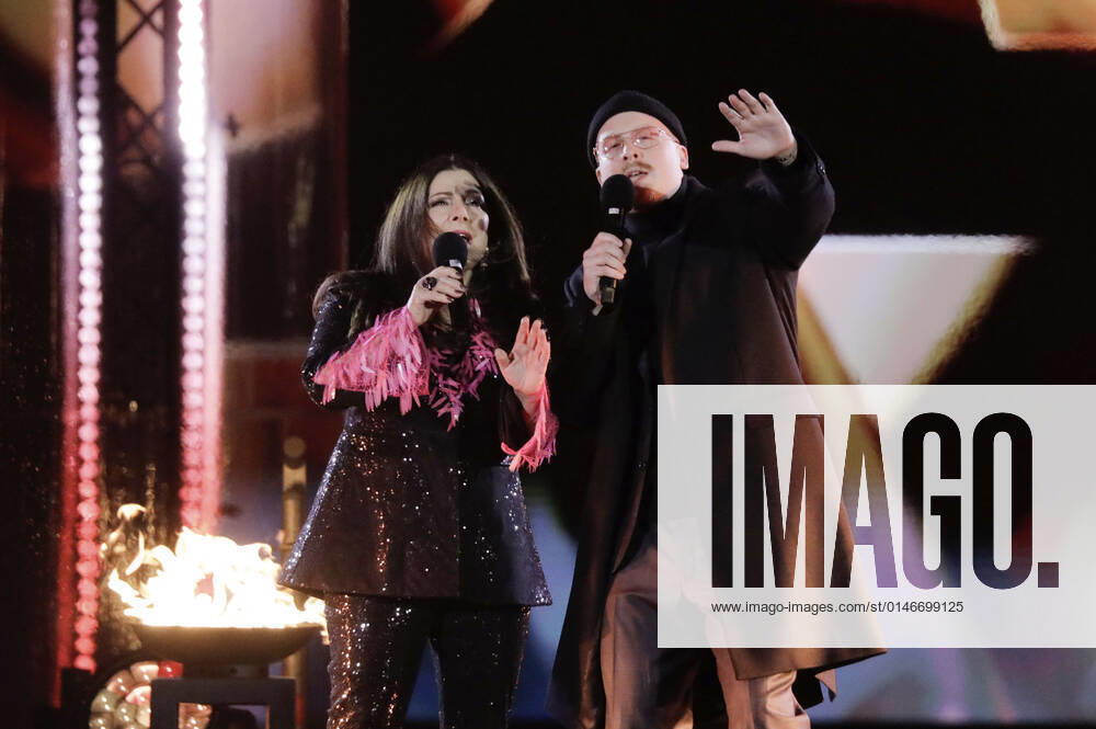 Marianne Rosenberg und Art Garfunkel jr. in der Silvestershow Celebrate at the Gate - Willkommen 2022 am Brandenburger Tor. Berlin