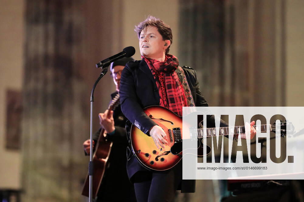 Michael Patrick Kelly in der Silvestershow Celebrate at the Gate - Willkommen 2022 am Brandenburger Tor. Berlin