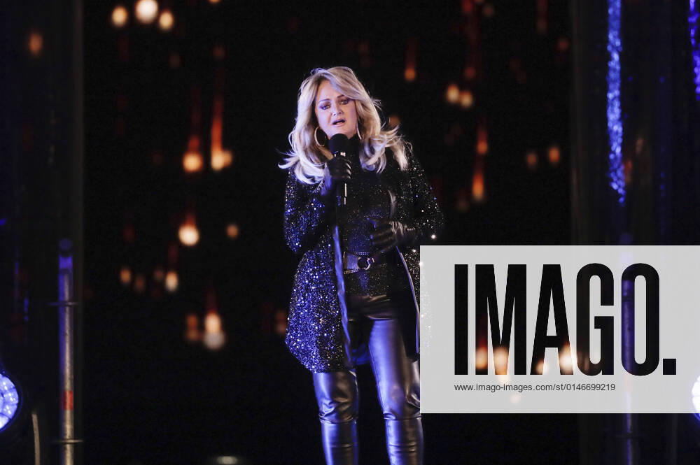 Bonnie Tyler in der Silvestershow Celebrate at the Gate - Willkommen 2022 am Brandenburger Tor. Berlin