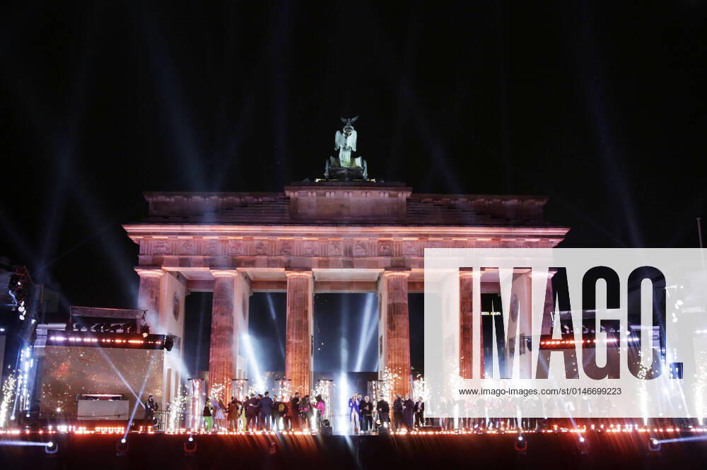 Bilder des Jahres 2021, Entertainment 12 Dezember Entertainment Themen der Woche KW52 Silvestershow Celebrate at the Gate - Willkommen 2022 am Brandenburger Tor. Berlin