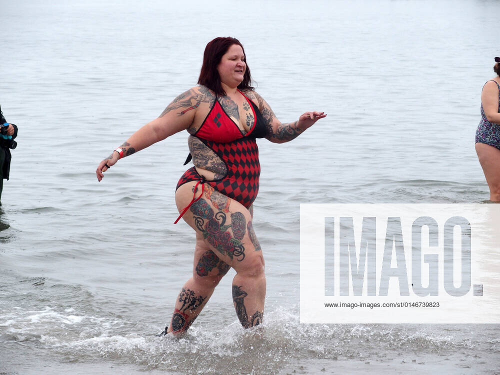 January 1, 2022 New York , Coney Island Polar Bear Plunge. This year the Polar Bear Plunge returned after last year s Covid outbreak. Revelers enjoy the water. New York USA - ZUMAct2_ 20220101_zaf_ct2_067